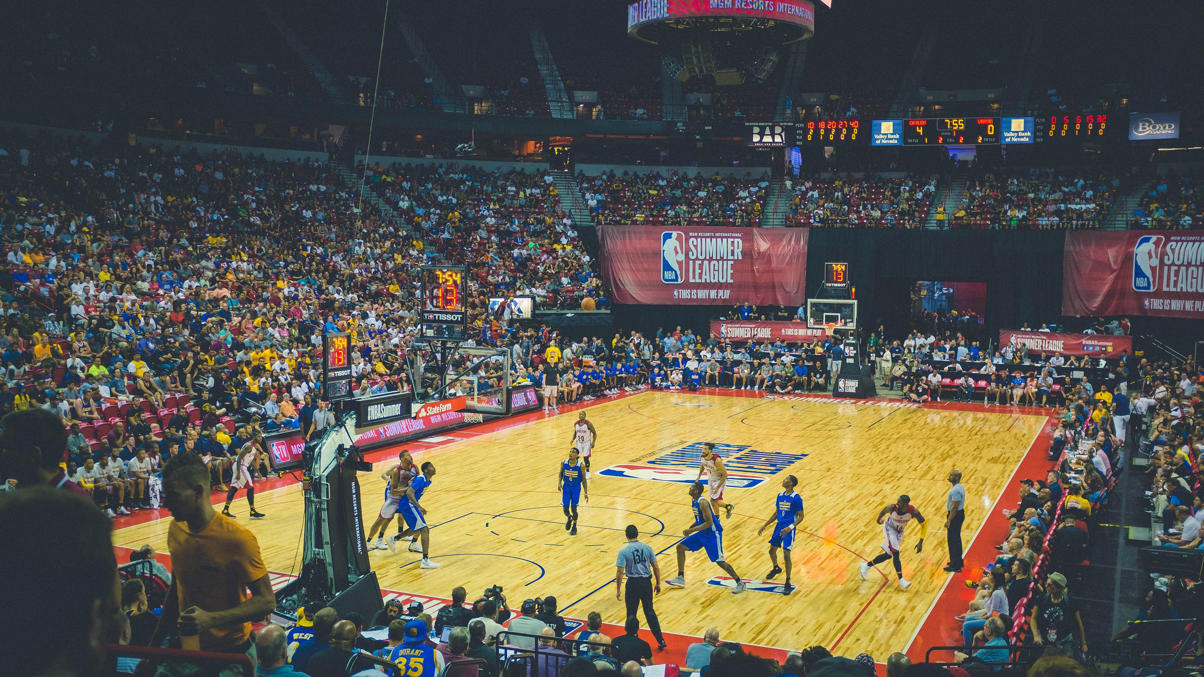 CBA球员展现中国篮球职业精神，cba球员素质